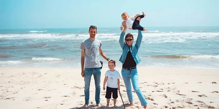 Featured image of post A Family, Two Indications of a Good Start